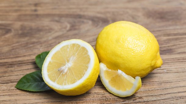 Пять способов использования лимонного сока в уходе за кожей