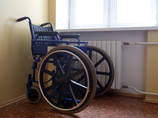 Инвалидам не придется долго ждать кресло-каталку: Минтруд установит нормативы