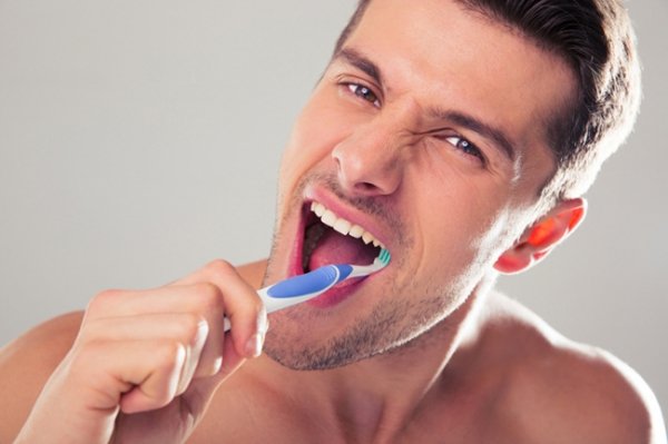 Выбор зубной щетки – электрическая или обычная? 