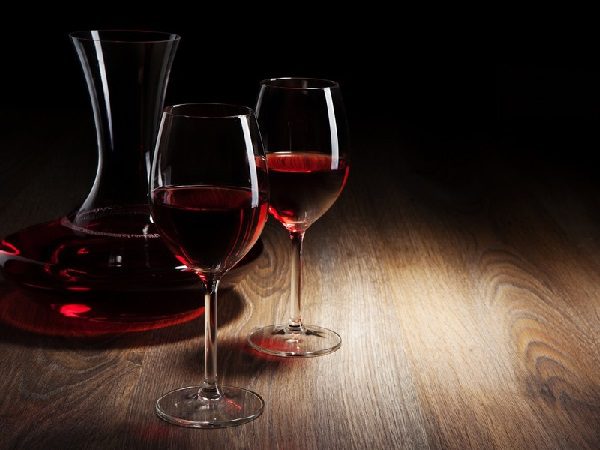 Красное вино защищает от гингивита и периодонтита. 