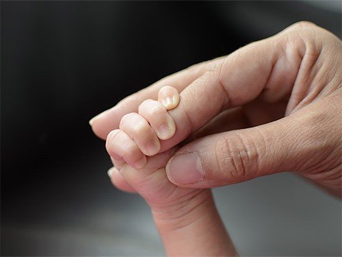 Руки матери — лучшее обезболивающее для младенца