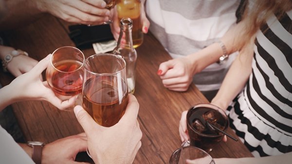 Как алкоголь воздействует на мозг? 