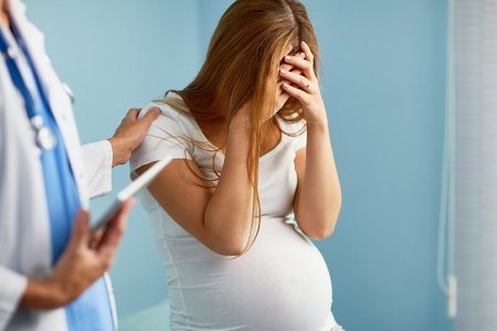 Курение беременных женщин грозит косоглазием их детям