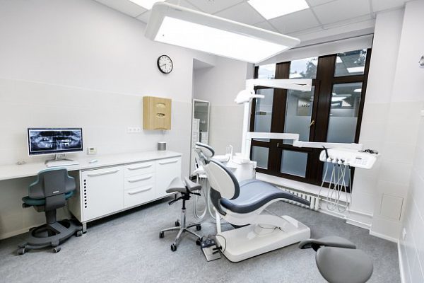 Имплантация зубов в Москве в клинике Refformat. 