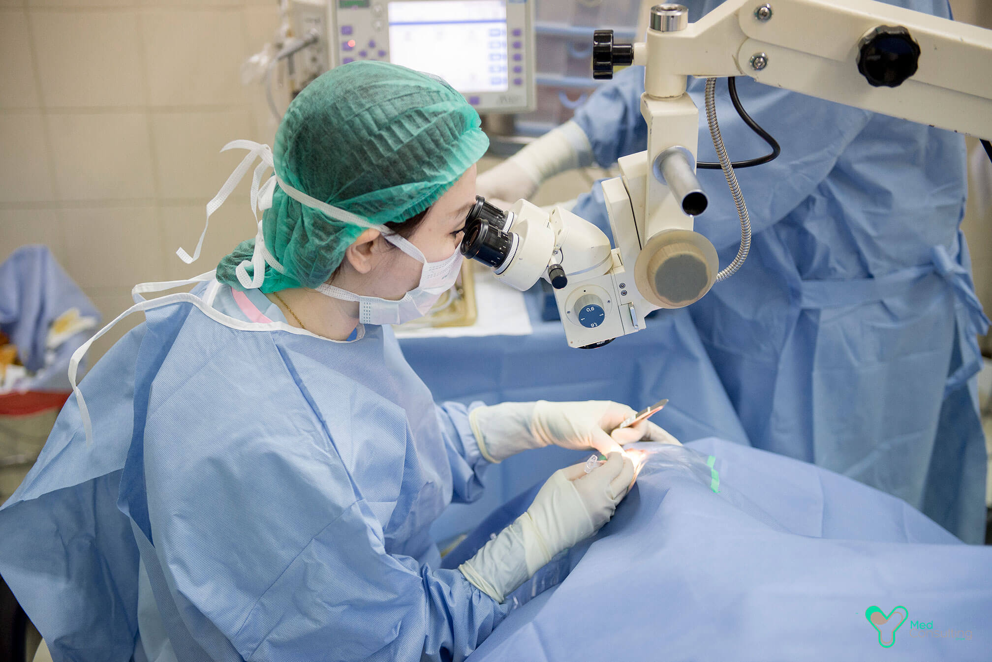 Как делают операцию на катаракту