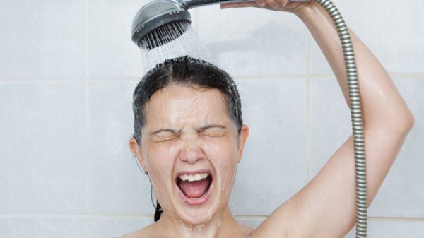 Контрастный душ: польза и вред, правила процедуры. 